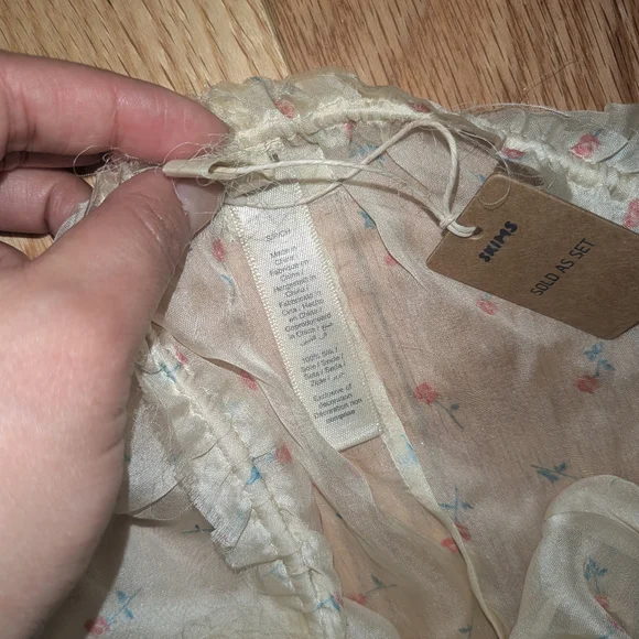 S1. NWT SKIMS ROMANCE BABYDOLL & SHORT SET IN BUTTER VINTAGE ROSE PRINT - Picture 8 of 8